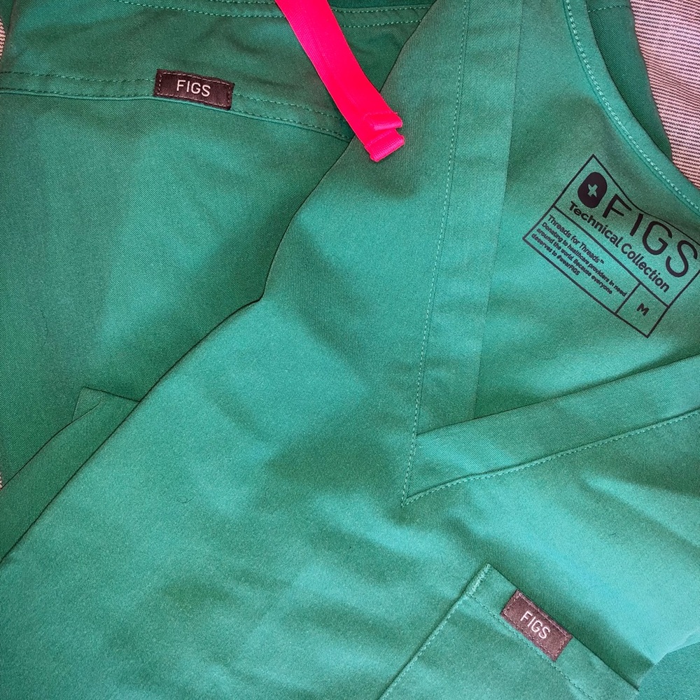 FIGS Tall Surgical Green Scrub Set